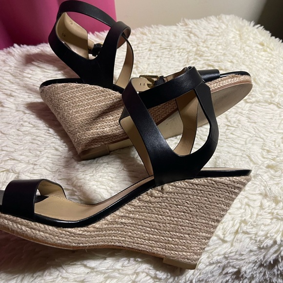 MK- Wedge Sandals - Picture 4 of 6